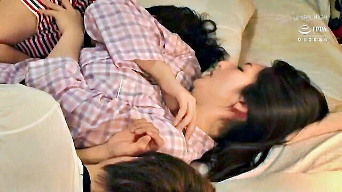 Nhdtb419a Threesome