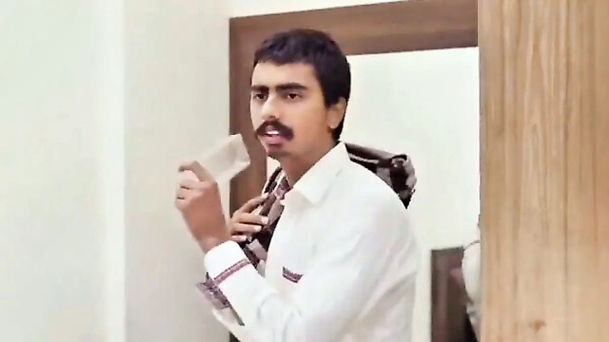 Housekeeper’s Special Sex Video With An Indian Man